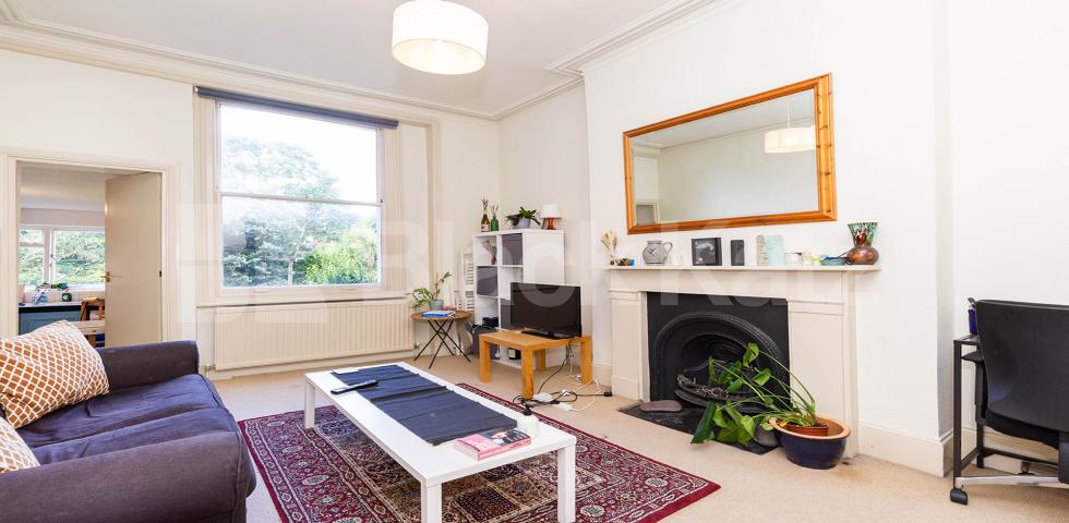 Fantastic two bed in a period house with access to a communal garden Hartham Road, Hillmarton Conservation Area